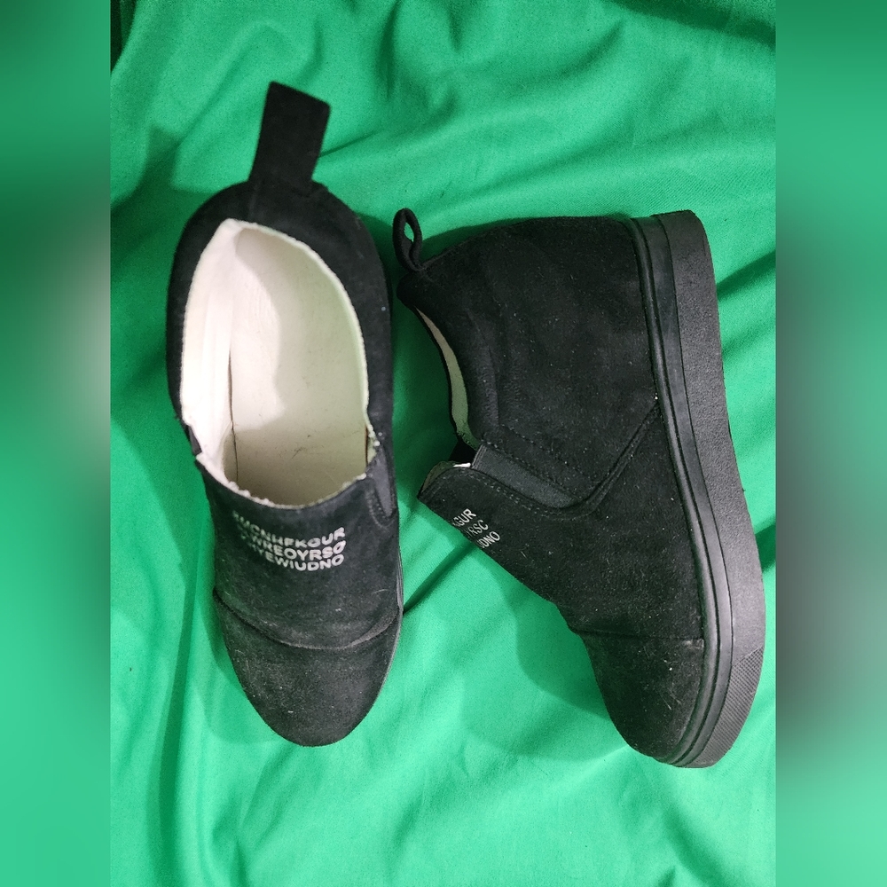 41, Black Wedge